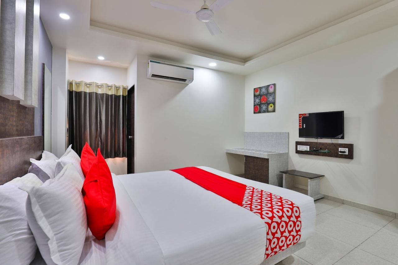 Oyo 23174 Hotel Parth Inn Dwārka Buitenkant foto